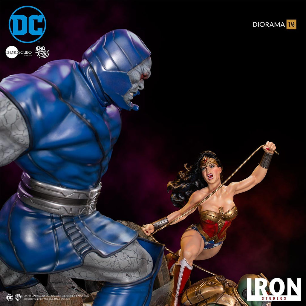 Wonder Woman vs Darkseid by Ivan Reis - DC Comics - Diorama 1/6 - Iron Studios