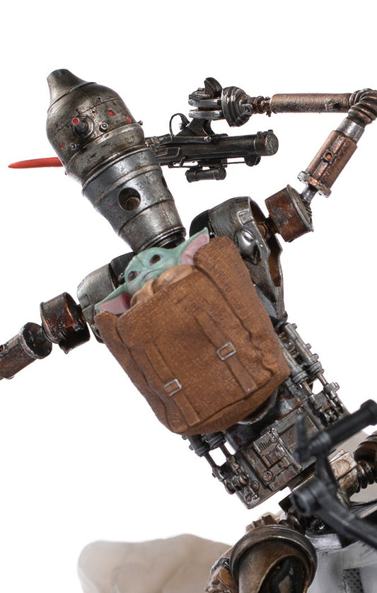 IG-11 and The Child - Star Wars: The Mandalorian - BDS Art Scale 1/10 - Iron Studios
