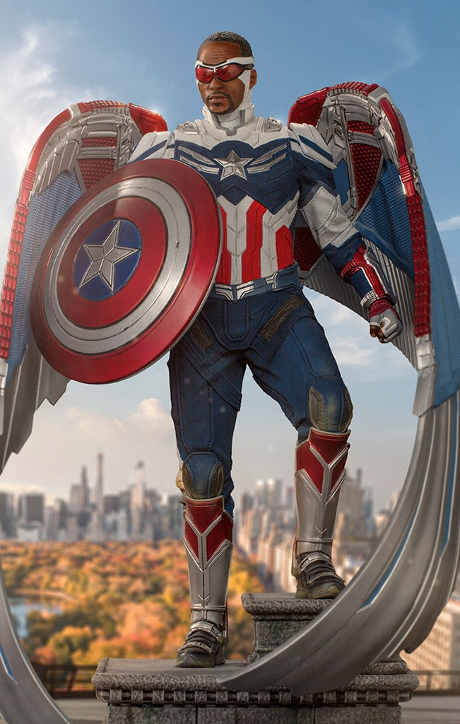 Captain America Sam Wilson (Closed Wings Version) - The Falcon and the Winter Soldier - Legacy Replica 1/4 - Iron Studios