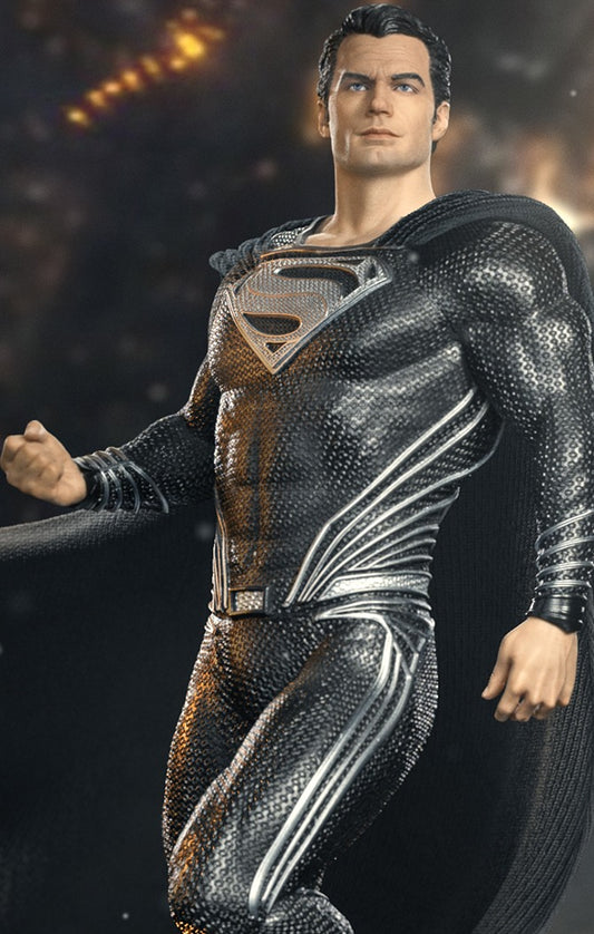 Superman Black Suit - Zack Snyder's Justice League - Legacy Replica 1/4 - Iron Studios