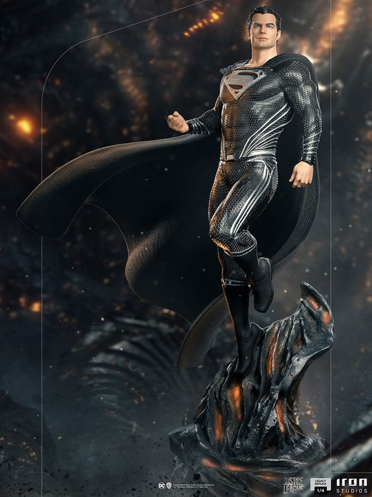 Superman Black Suit - Zack Snyder's Justice League - Legacy Replica 1/4 - Iron Studios