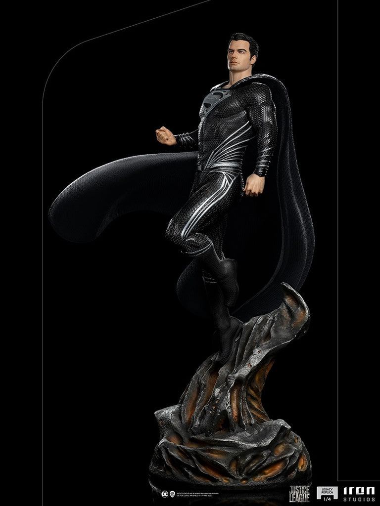 Superman Black Suit - Zack Snyder's Justice League - Legacy Replica 1/4 - Iron Studios