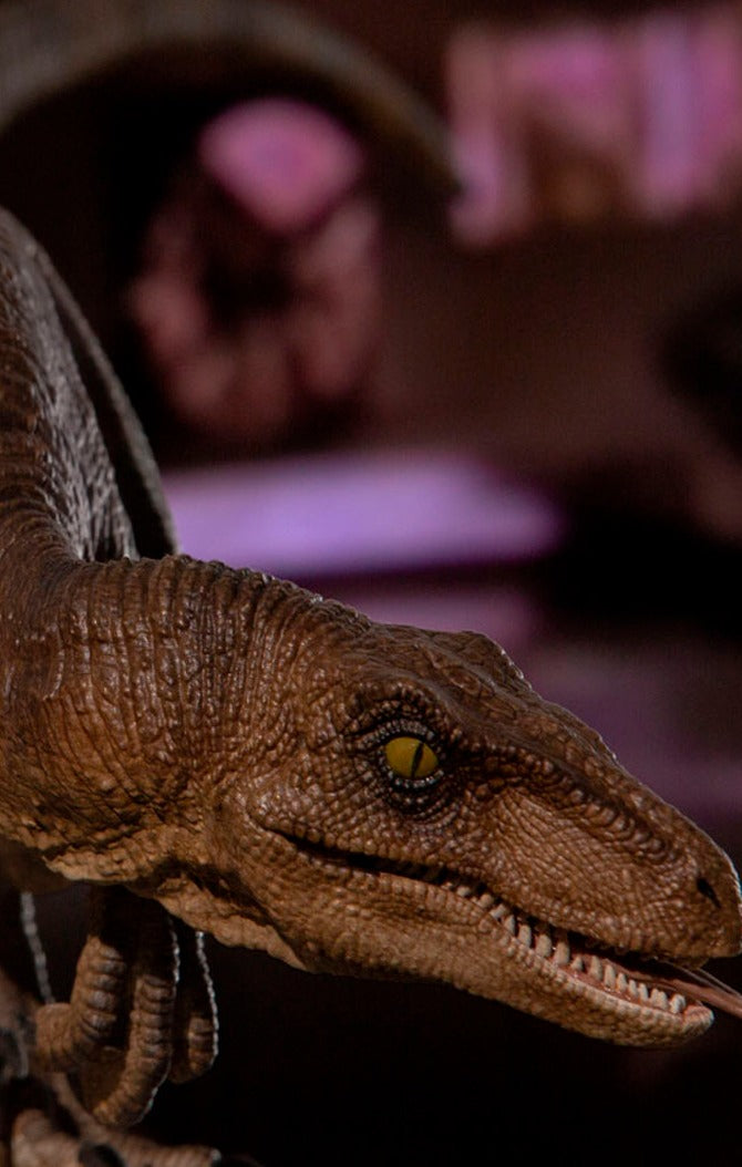 Statue Crouching Velociraptor - Jurassic Park - Art Scale 1