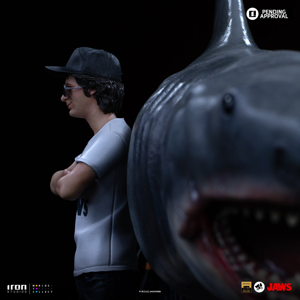 Pre-Order - Statue Steven Spielberg & Jaws 50th Anniversary – Deluxe Art Scale 1/10 – Iron Studios