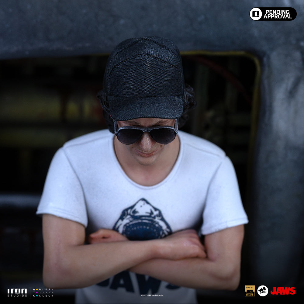 Pre-Order - Statue Steven Spielberg & Jaws 50th Anniversary – Deluxe Art Scale 1/10 – Iron Studios