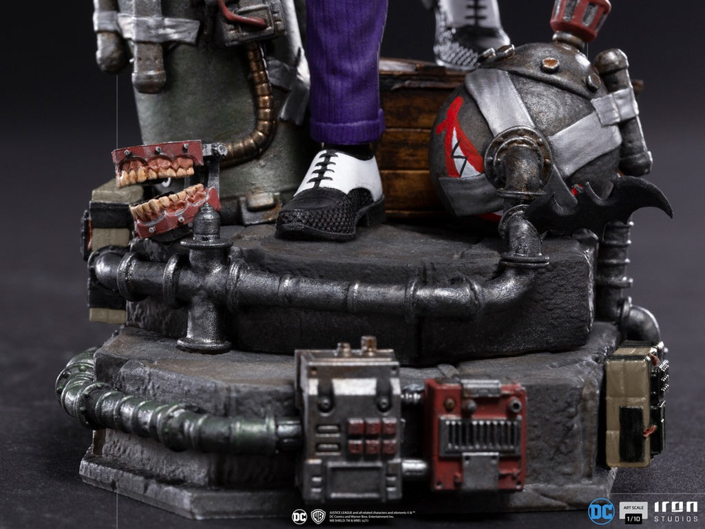 IRON STUDIO ジョーカー　1/10 Amazon.com: Iron Studios DC Comics The Joker Deluxe 1/10