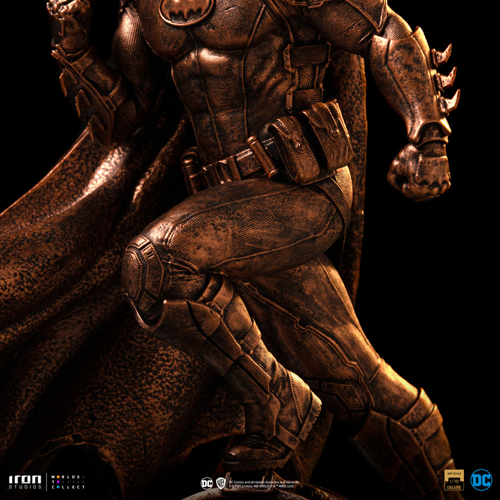 Batman Deluxe (Bronze Version) - DC Comics - Art Scale 1/10 - Iron Studios