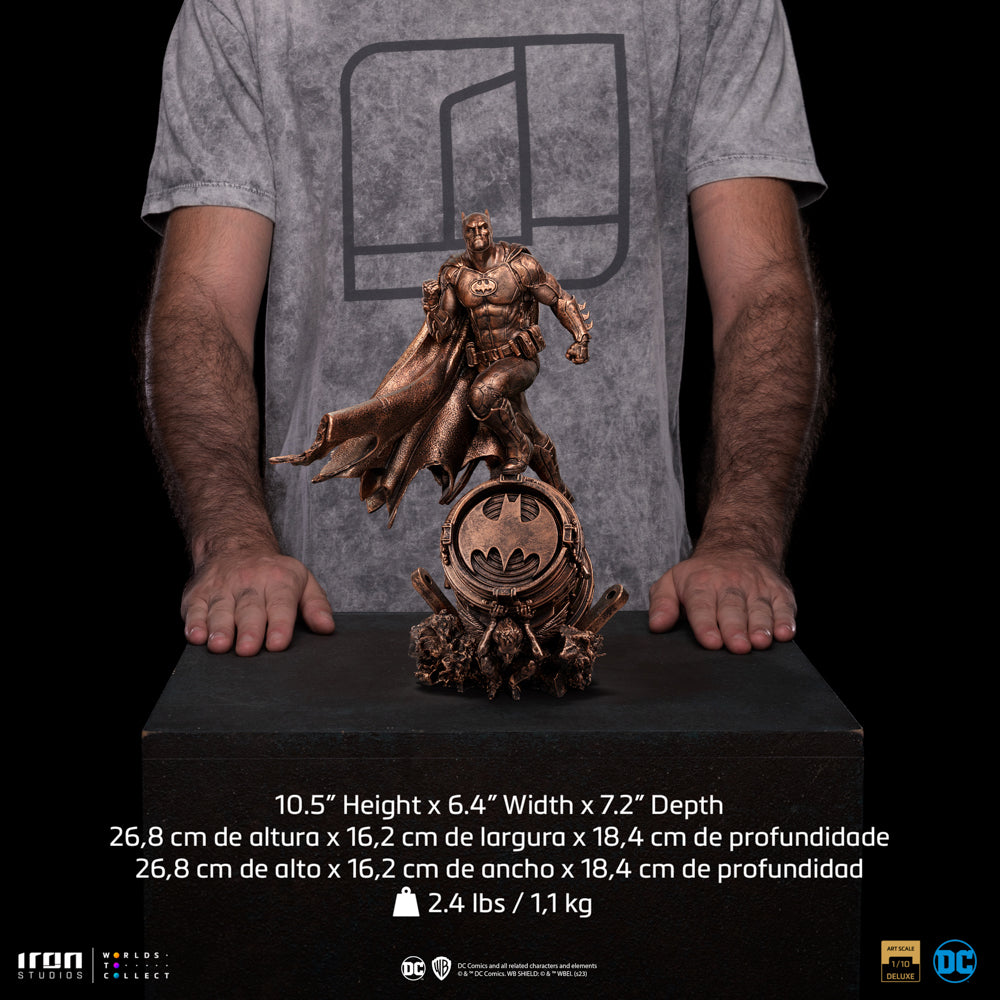 Batman Deluxe (Bronze Version) - DC Comics - Art Scale 1/10 - Iron Studios