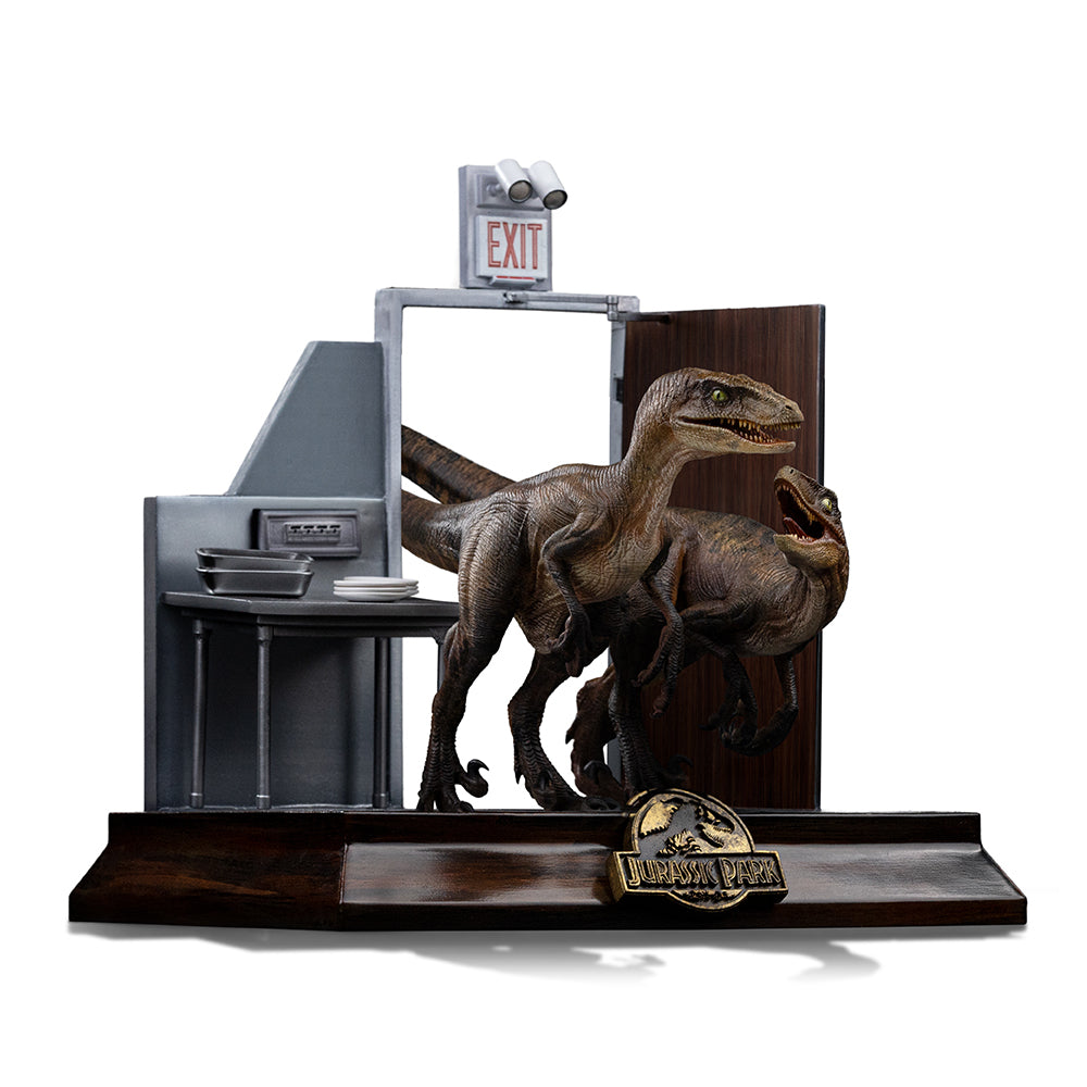 Pre-Order - Statue Raptors at the Kitchen’s Door – Jurassic Park – Art Scale 1/10 – Iron Studios